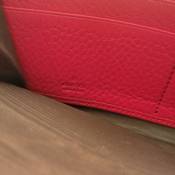 GUCCI Pebbled Calfskin Soho Zip Around Wallet Tabasco Red - Picture 3 of 14